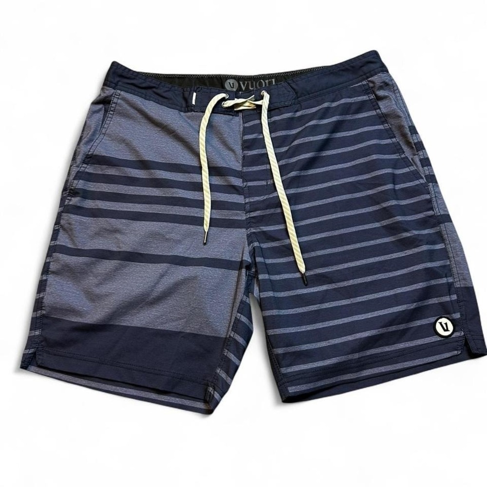 Vuori Equator Board Shorts Mens Size 34 Navy Heather Blue Stripe Zip Pocket